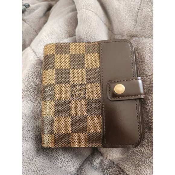 Louis Vuitton Damier Short Wallet EUC NO CHANGE COMPARTMENT. See pictures  Inclu - Picture 3 of 10